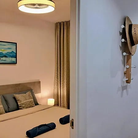 Garden Apartment *